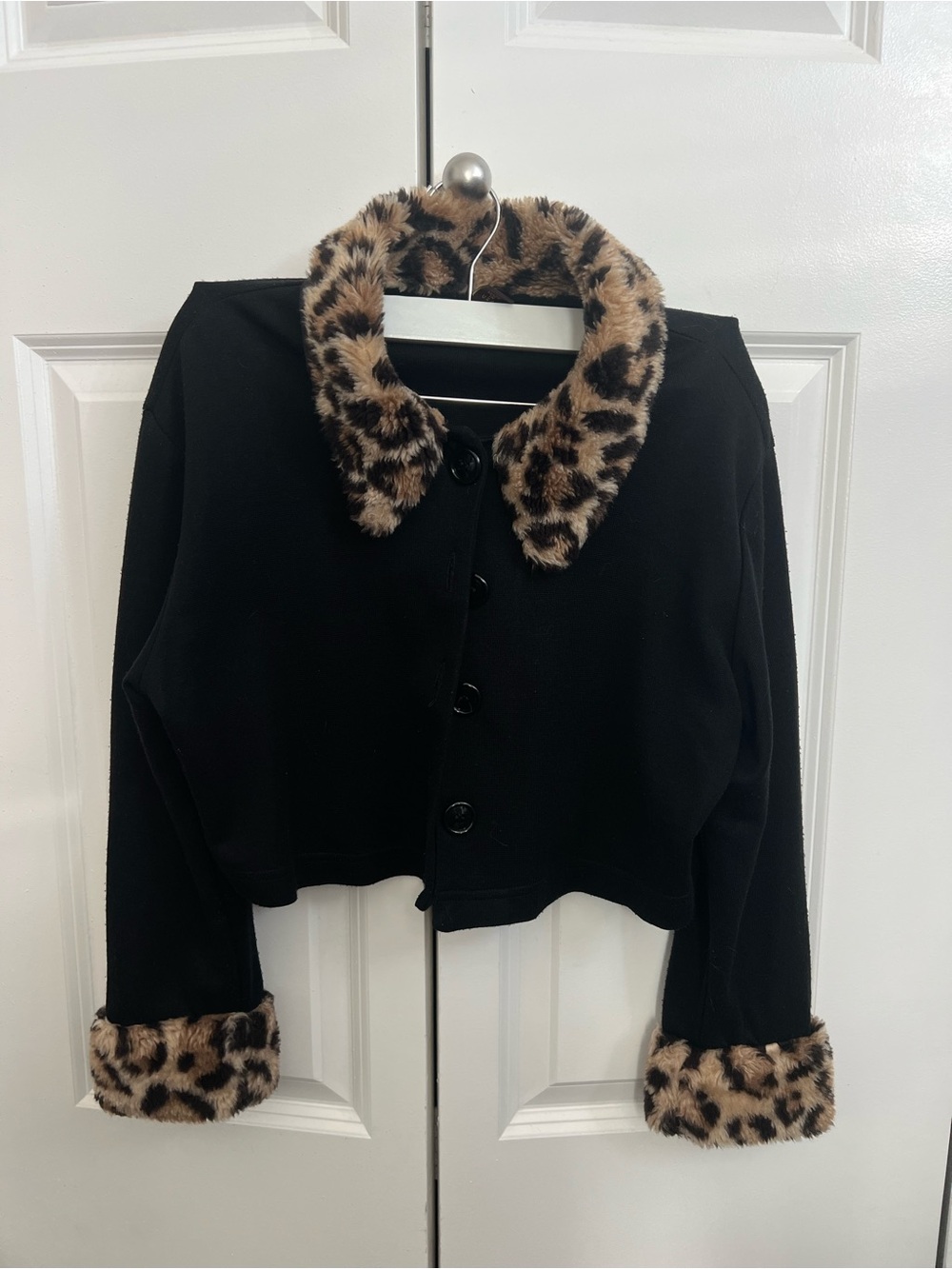 Black Cropped Cardigan with Leopard-Print Faux Fur Trim
